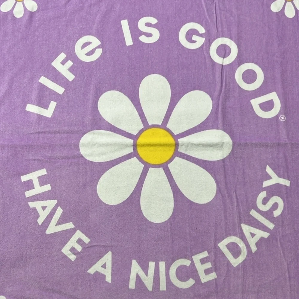 Life is Good - ‘Purple Daisy’ Beach Towel. 36”x 70“. NWT Firm!